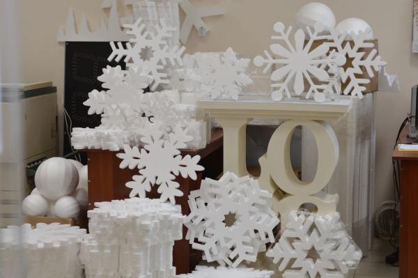 Новогодний декор из пенопласта,     символ года,     ёлочки,     снежинки,     снеговик,     олени,     украшение к новому году — фото 2